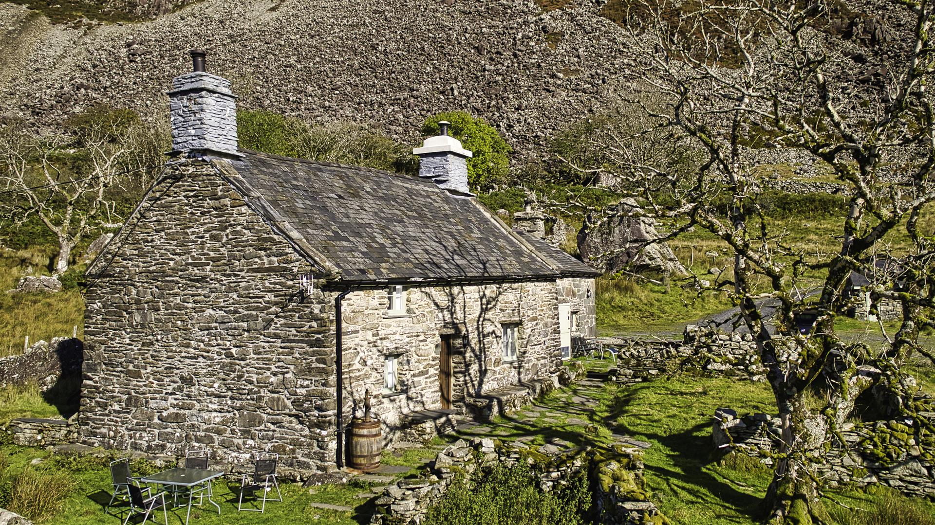 House & Views (3).jpeg